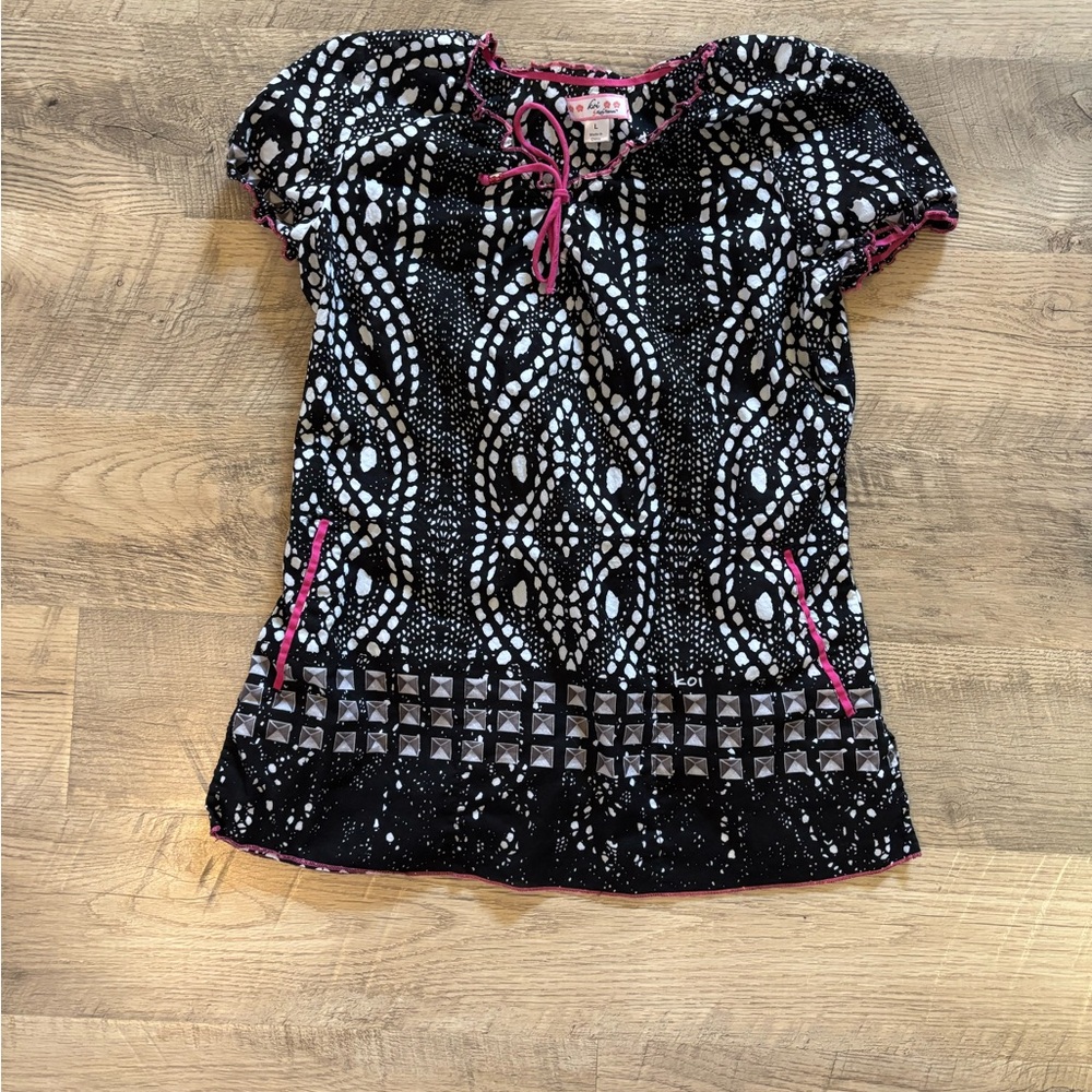 Koi Bridgette Black and White Patterned scrub Top with Pink Accents